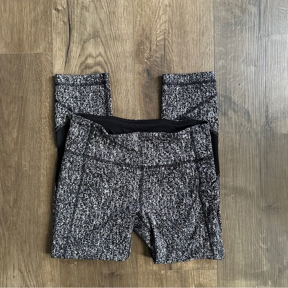 Lululemon Pace Rival 19" Crop Legging in Power Luxtreme Suited Jacquard - Size 4 - Picture 7 of 11